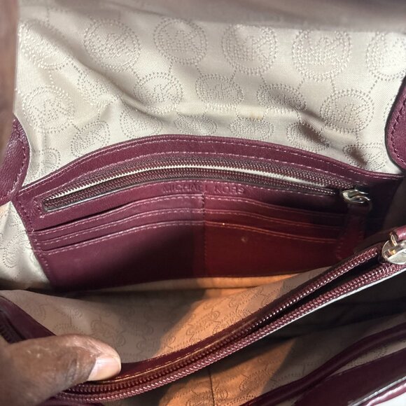 Michael Kors Quilted Leather Shoulder Bag With Chain Strap - Picture 8 of 12